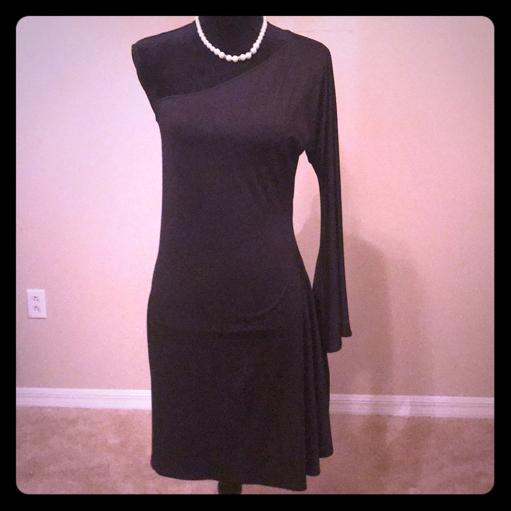 🖤SOLD🖤Black mini dress